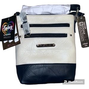 NWT Stone Mountain Nancy Leather Convertible Crossbody Bag Purse Ivory Navy